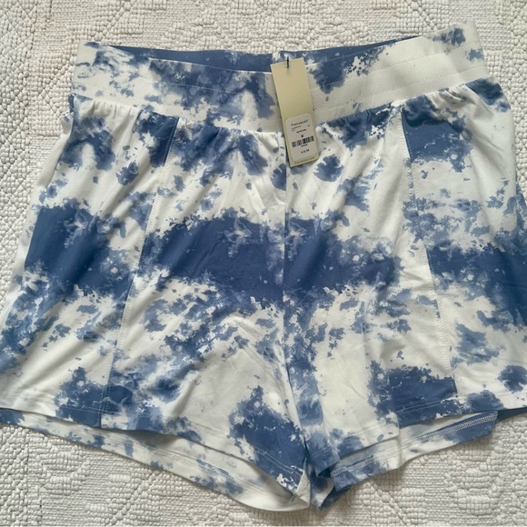 TRIXXI Women's Tie Dye shorts bermudas Elastic waistine White Blue medium NWT - Picture 6 of 6
